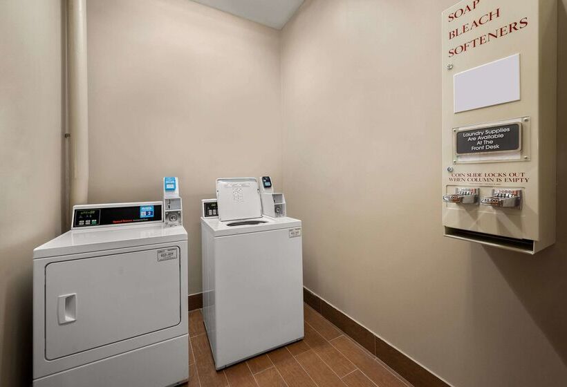 酒店 Comfort Inn & Suites