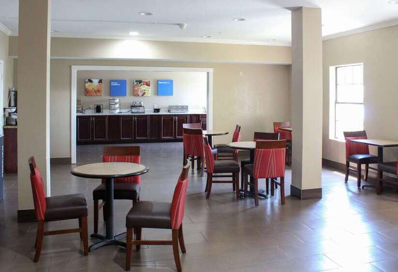 Отель Comfort Inn & Suites Fultondale Gardendale I65