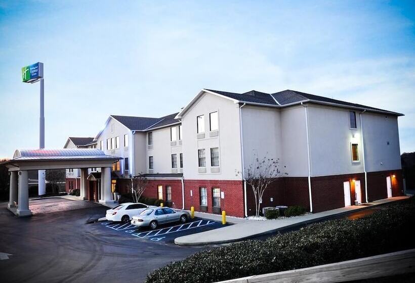 Отель Comfort Inn & Suites Fultondale Gardendale I65