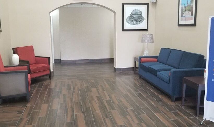 Отель Comfort Inn & Suites Fultondale Gardendale I65