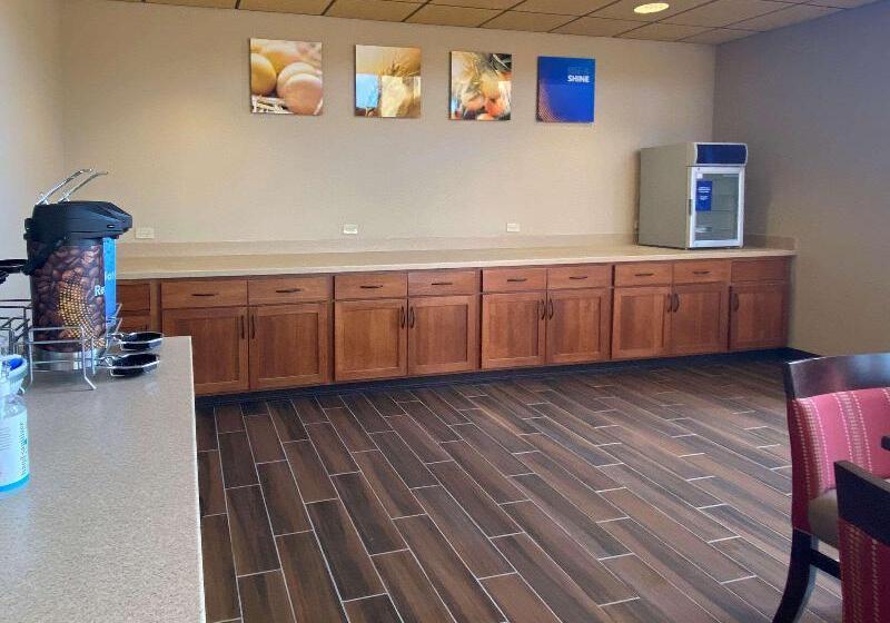 فندق Comfort Inn & Suites