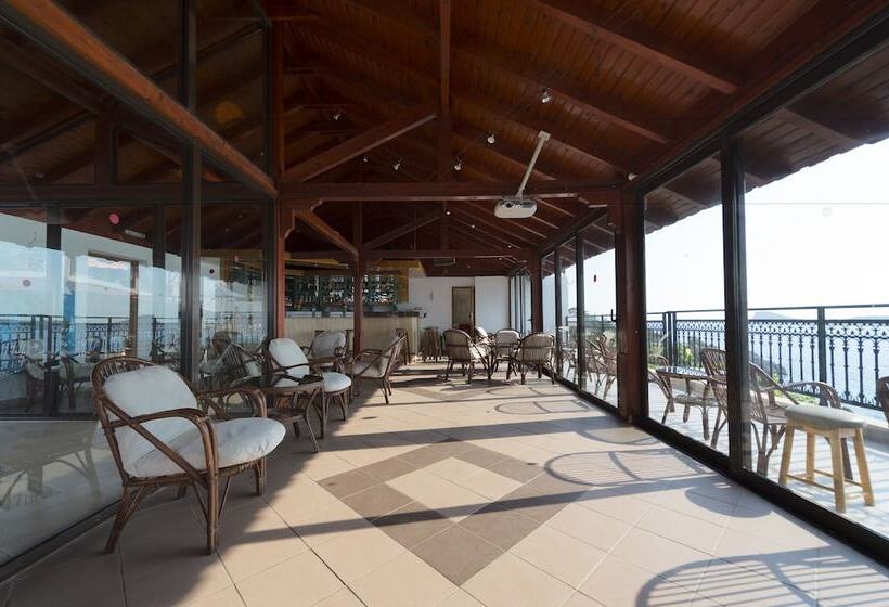 בית מלון כפרי Continental