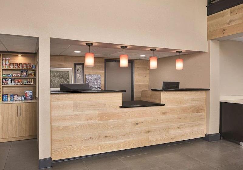 فندق Country Inn & Suites By Radisson, Dunn, Nc