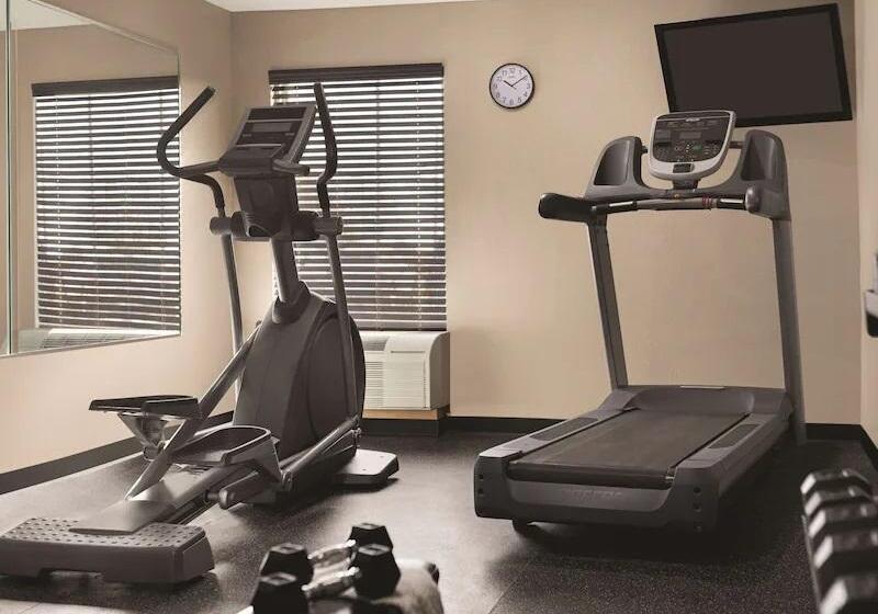 فندق Country Inn & Suites By Radisson, Dunn, Nc