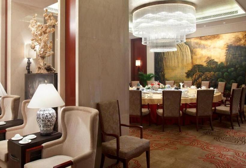 Отель Crowne Plaza Xiangyang, An Ihg