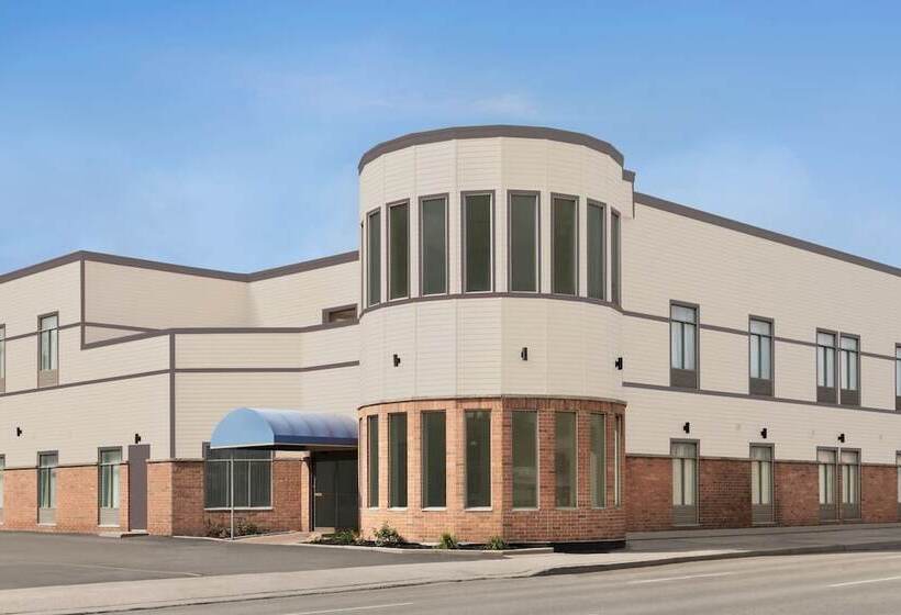 ホテル Signature Inn & Suites Hamilton