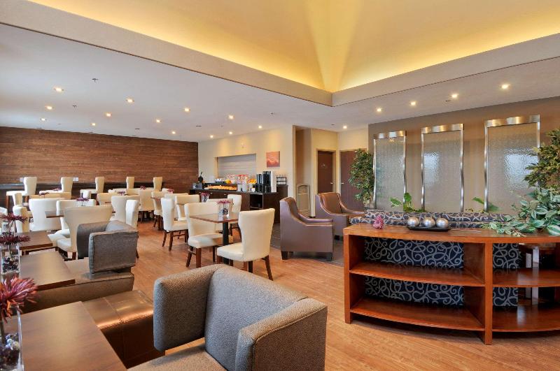 בית מלון כפרי Days Inn By Wyndham Regina Airport West