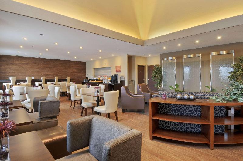 בית מלון כפרי Days Inn By Wyndham Regina Airport West