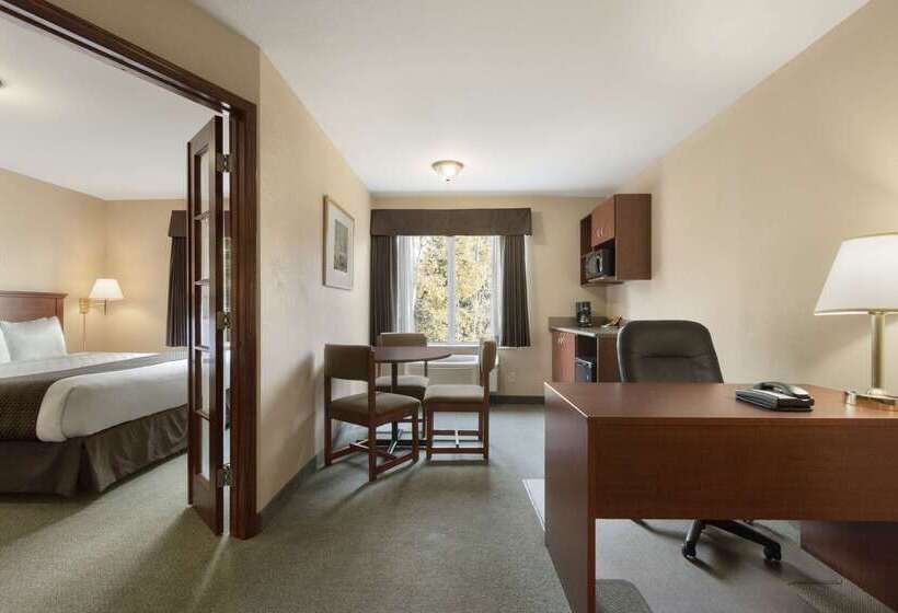 فندق Days Inn By Wyndham Thunder Bay North