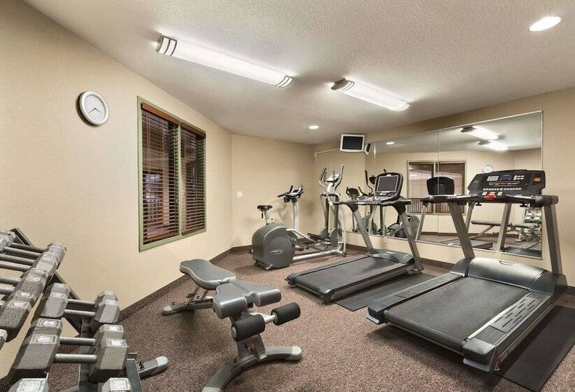 فندق Days Inn By Wyndham Thunder Bay North