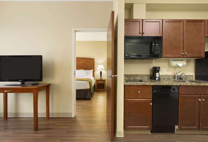 فندق Days Inn & Suites By Wyndham Sherwood Park Edmonton