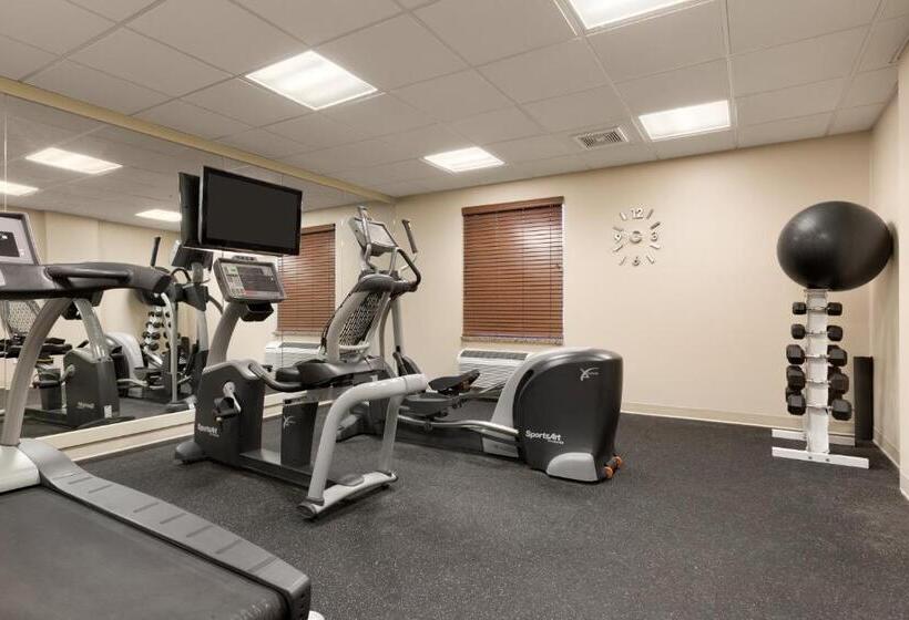 فندق Days Inn & Suites By Wyndham Sherwood Park Edmonton