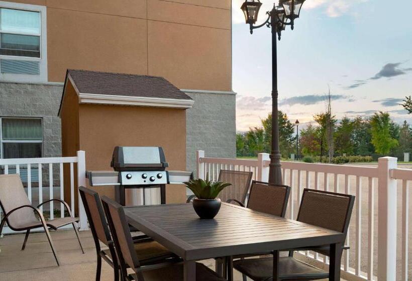 فندق Days Inn & Suites By Wyndham Sherwood Park Edmonton