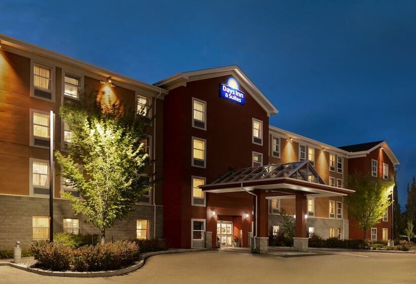 בית מלון כפרי Days Inn & Suites By Wyndham Sherwood Park Edmonton