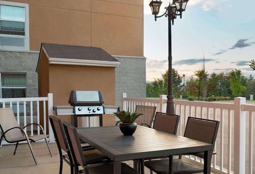 فندق Days Inn & Suites By Wyndham Sherwood Park Edmonton