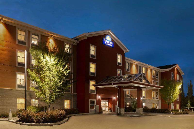 فندق Days Inn & Suites By Wyndham Sherwood Park Edmonton