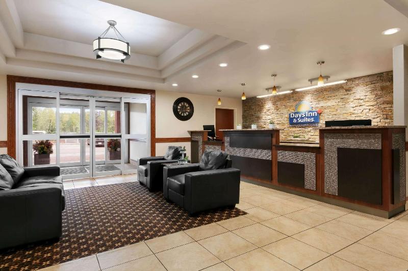فندق Days Inn & Suites By Wyndham Sherwood Park Edmonton