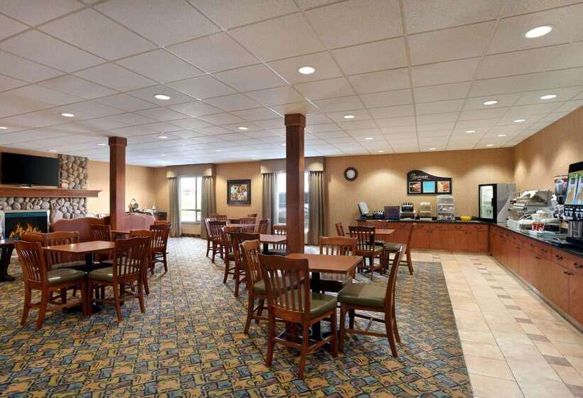 فندق Days Inn & Suites By Wyndham Strathmore