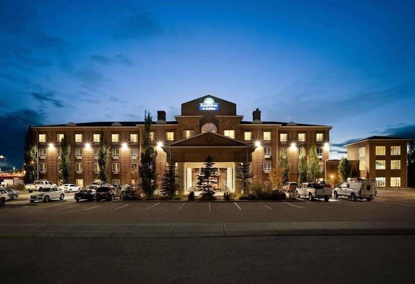 فندق Days Inn & Suites By Wyndham Strathmore