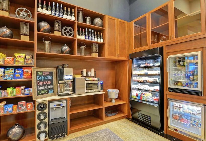 בית מלון כפרי Doubletree By Hilton Hattiesburg, Ms