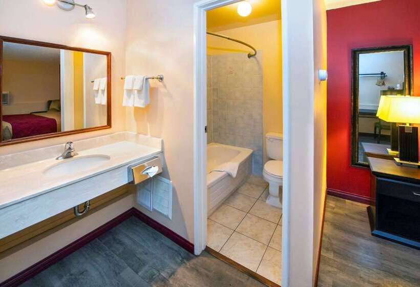 فندق Econo Lodge