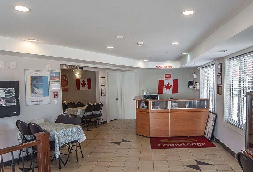 فندق Econo Lodge Inn & Suites Drumheller