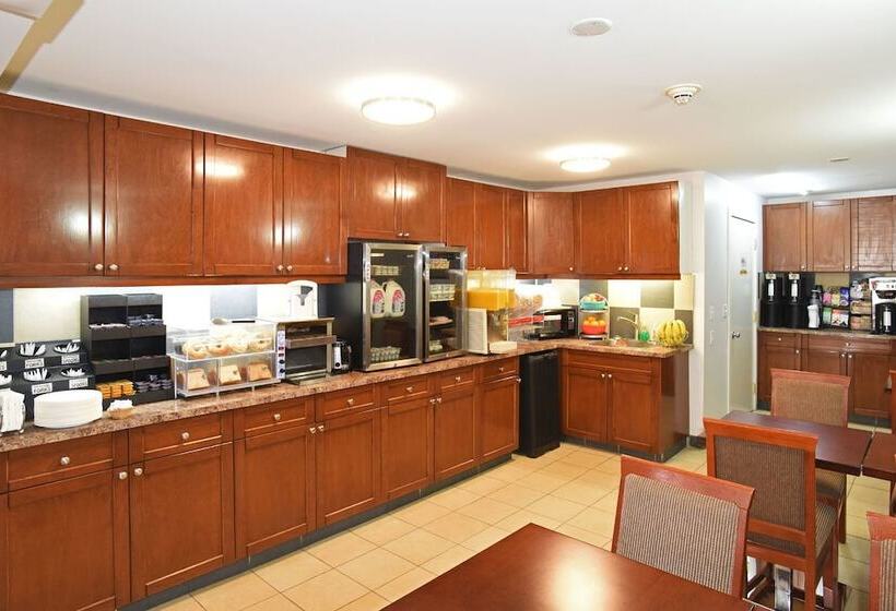 فندق Econo Lodge Inn & Suites Drumheller