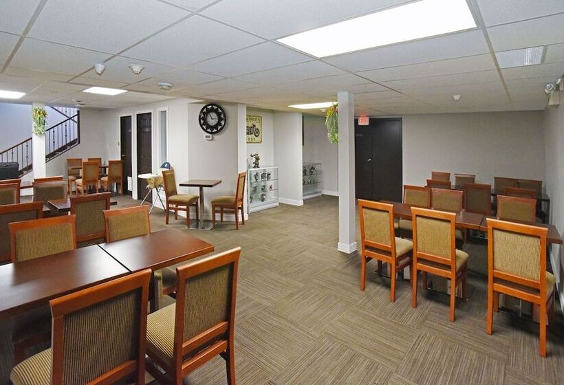בית מלון כפרי Econo Lodge Inn & Suites Drumheller