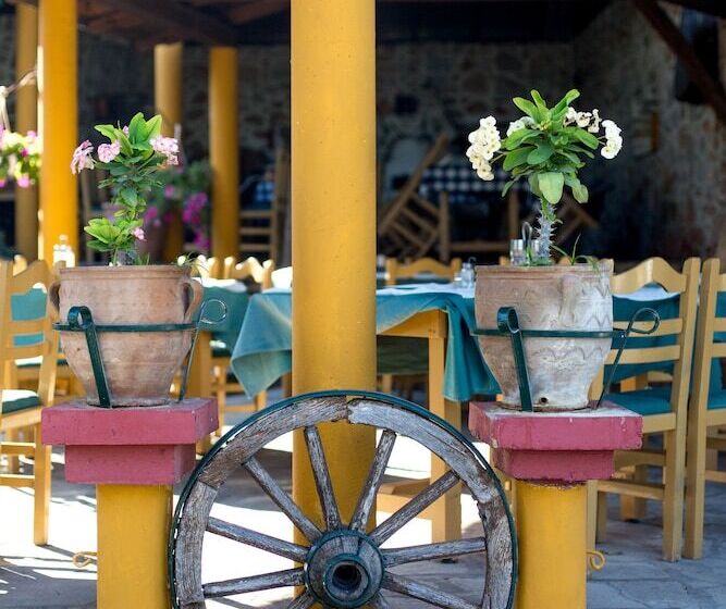 בית מלון כפרי Geranion Village