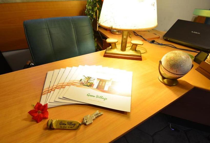 호텔 Green Village