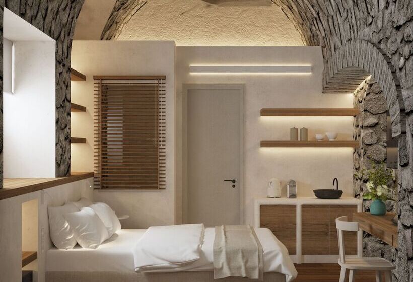 Yeeon Boutique City Hotel Gythio