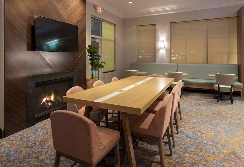 Holiday Inn Hotel & Suites Maple Grove Northwest Minneapolis Arbor Lakes, An Ihg