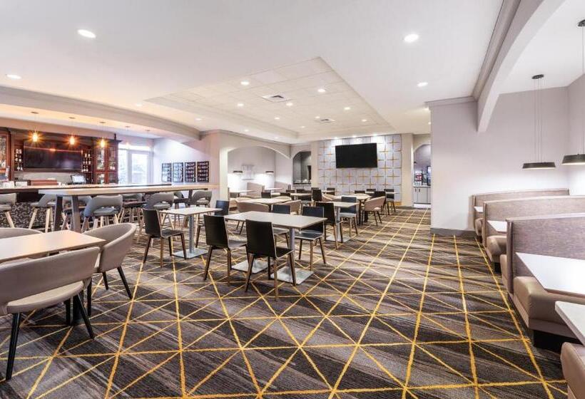 Holiday Inn Hotel & Suites   Orange Park   Wells Rd