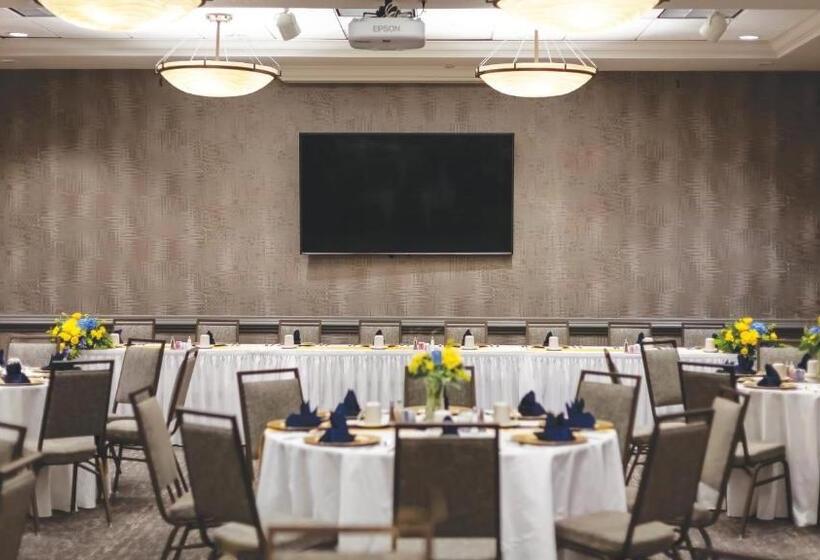 Holiday Inn Hotel & Suites   Orange Park   Wells Rd