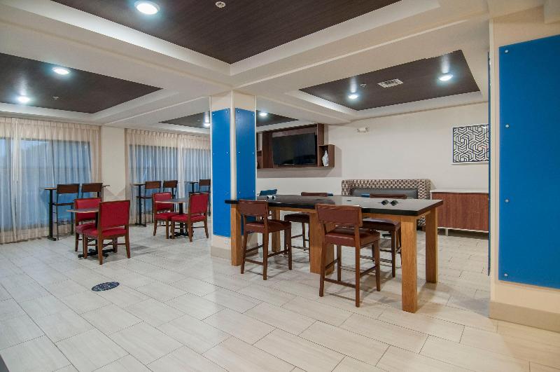 Holiday Inn Express Hotel & Suites Biloxi  Ocean Springs, An Ihg