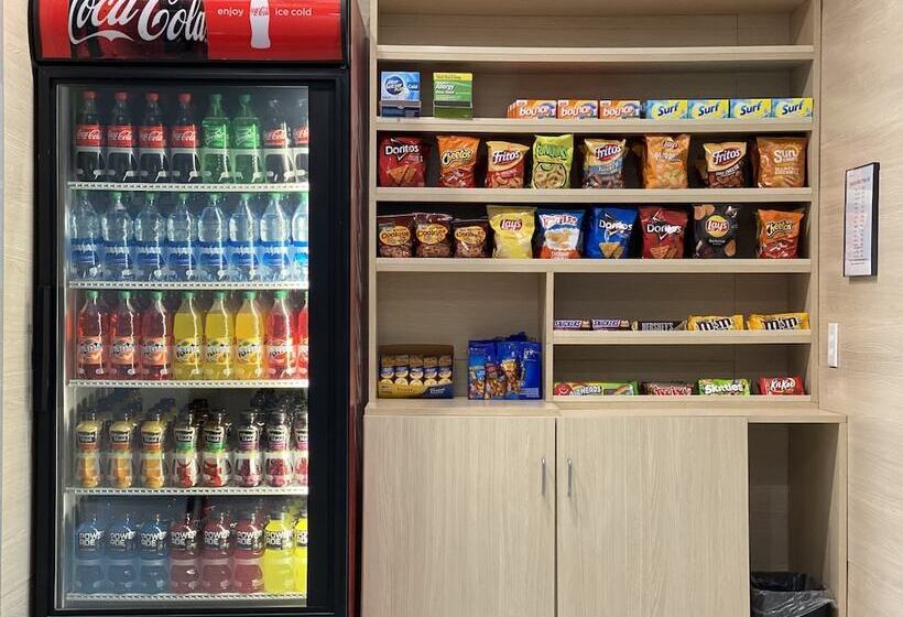 Holiday Inn Express Hotel & Suites Byram, An Ihg