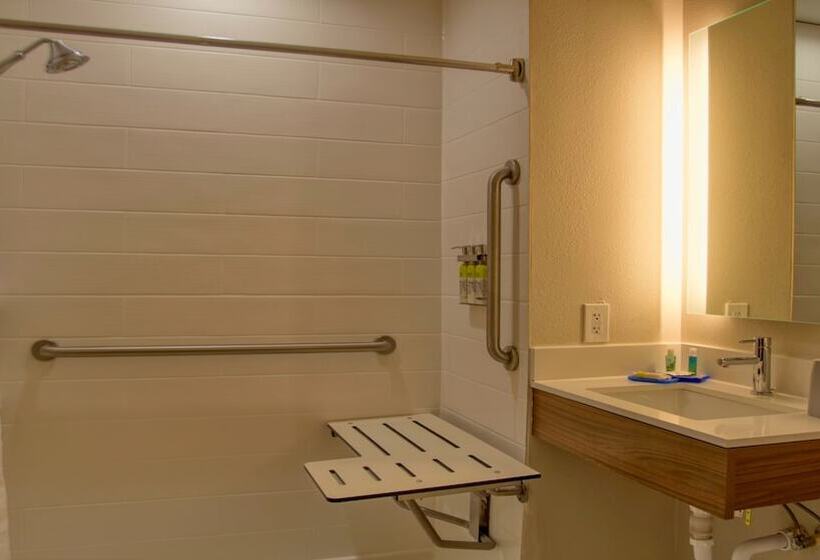 Holiday Inn Express Hotel & Suites Byram, An Ihg