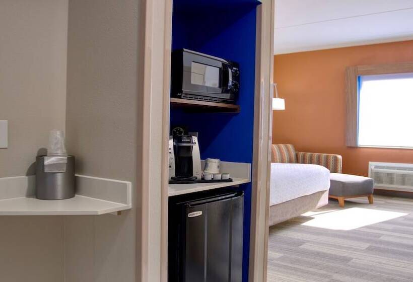 Holiday Inn Express Hotel & Suites Byram, An Ihg