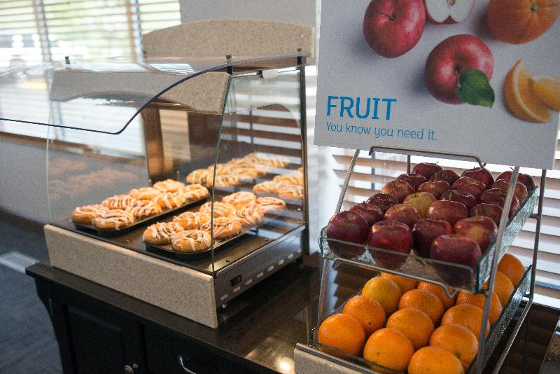 Holiday Inn Express Hotel & Suites Chanhassen By Ihg