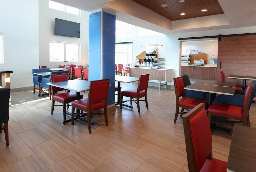 Holiday Inn Express Hotel & Suites Cincinnati Southeast Newport, An Ihg