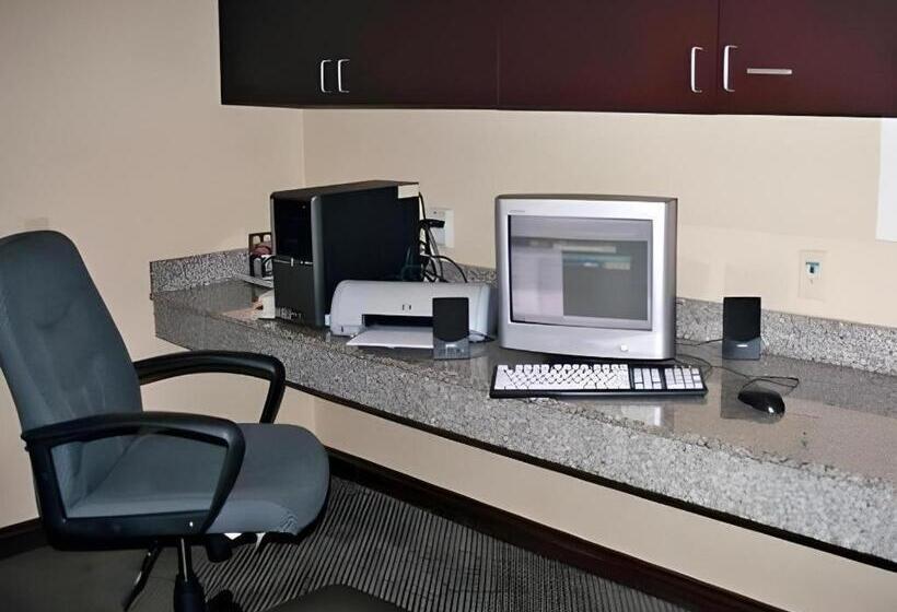 Holiday Inn Express Hotel & Suites Cleveland By Ihg