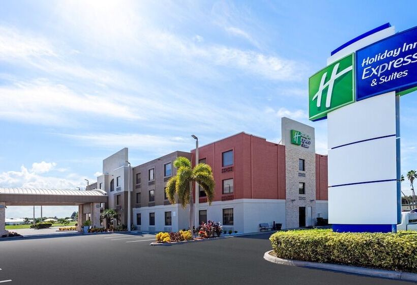 Holiday Inn Express Hotel & Suites Clewiston, An Ihg