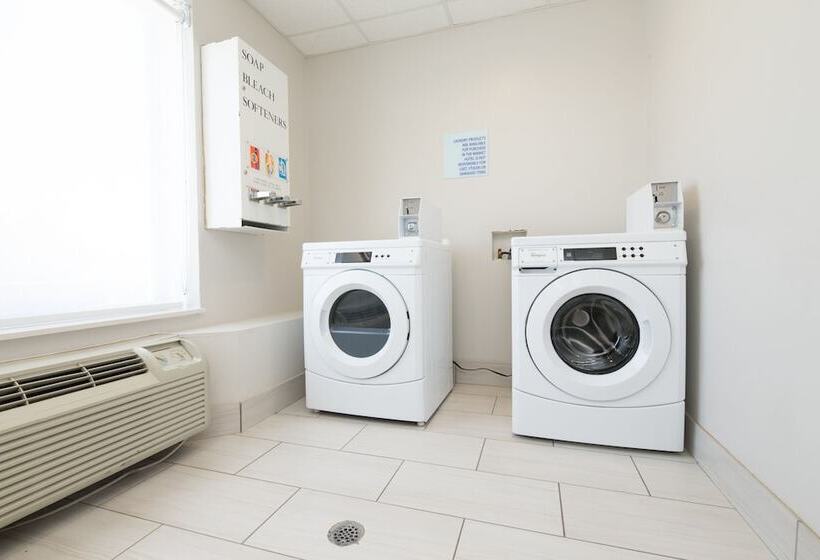 Holiday Inn Express Hotel & Suites Clinton, An Ihg