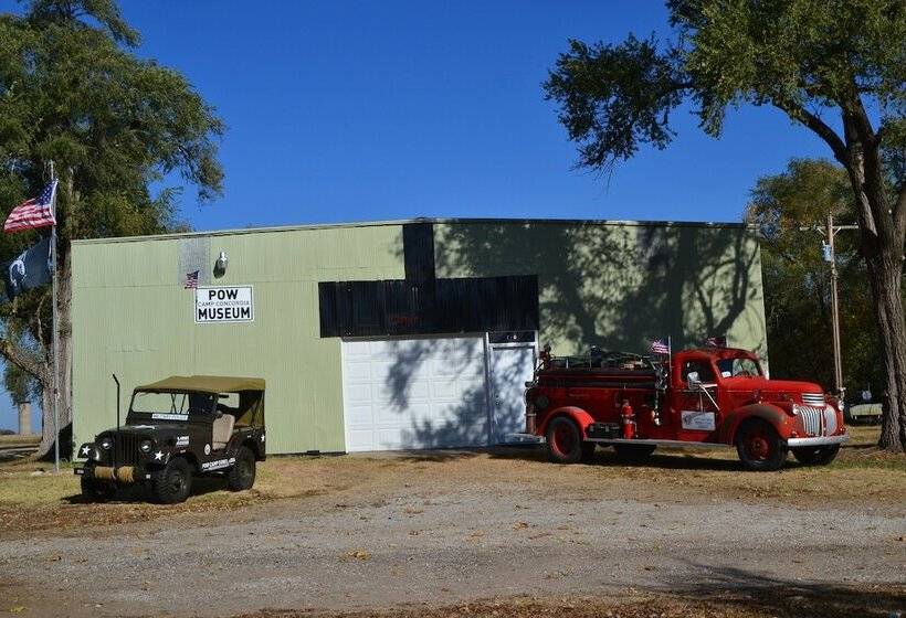 Holiday Inn Express Hotel & Suites Concordia Us 81, An Ihg