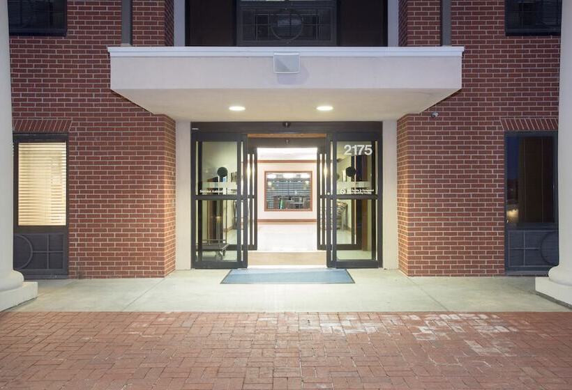 Holiday Inn Express Hotel & Suites Concordia Us 81, An Ihg