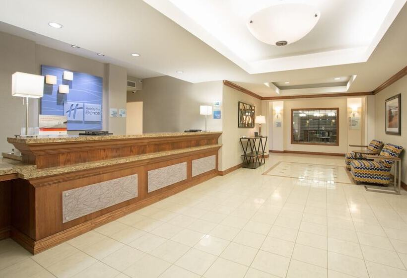 Holiday Inn Express Hotel & Suites Concordia Us 81, An Ihg