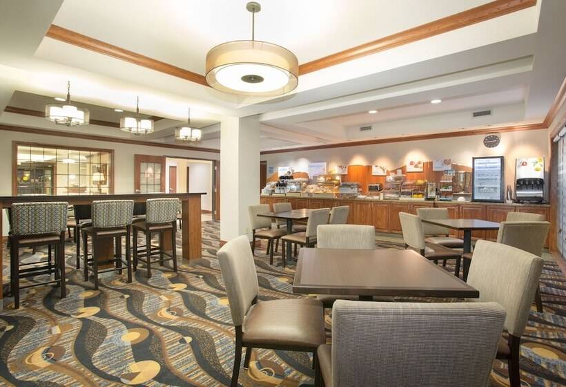 Holiday Inn Express Hotel & Suites Concordia Us 81, An Ihg