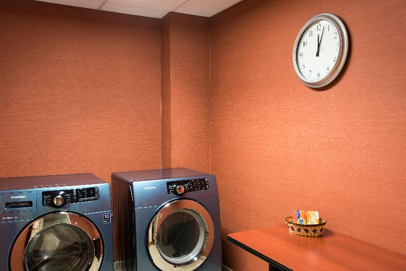 Holiday Inn Express Hotel & Suites Grand Rapids North, An Ihg