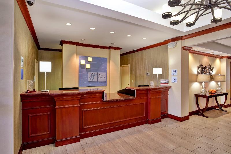 Holiday Inn Express Hotel & Suites Grand Rapids North, An Ihg