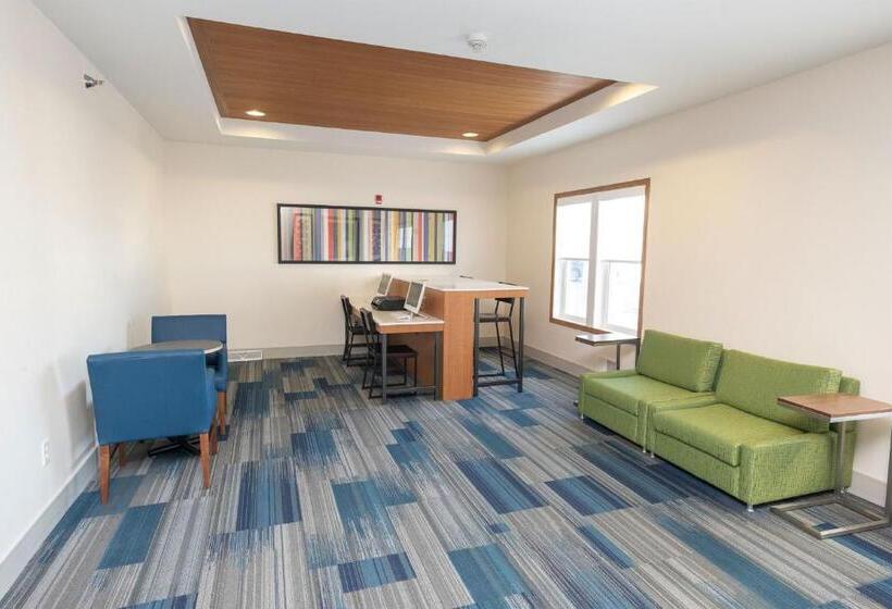 בית מלון כפרי Holiday Inn Express & Suites Iron Mountain, An Ihg